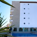 3-bedroom With Pool Gym & Jacuzzi
