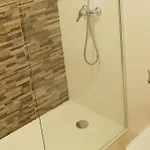 3-bedroom With Pool Gym & Jacuzzi Apartment *