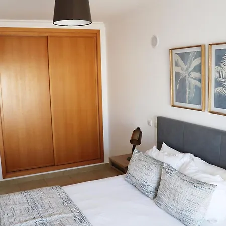 3-bedroom With Pool Gym & Jacuzzi *