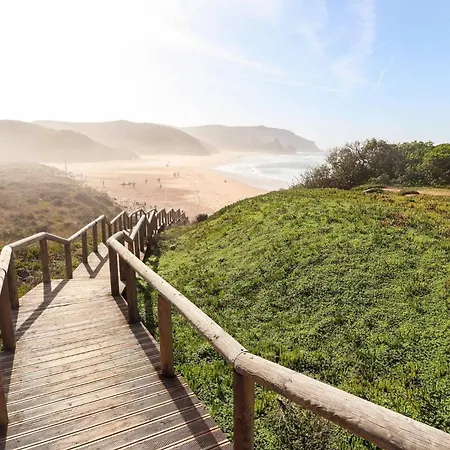 3-bedroom With Pool Gym & Jacuzzi *