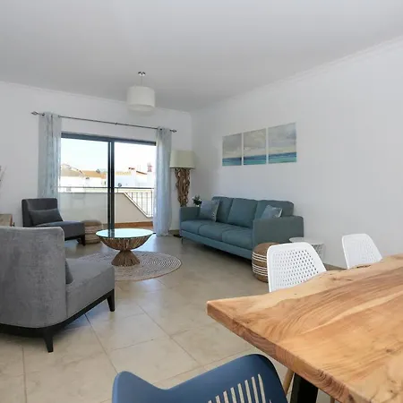 3 Bedroom With Indoor Pool Lagos