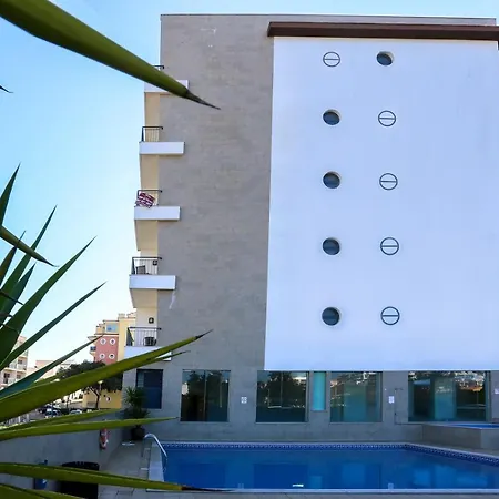 3-bedroom With Pool Gym & Jacuzzi