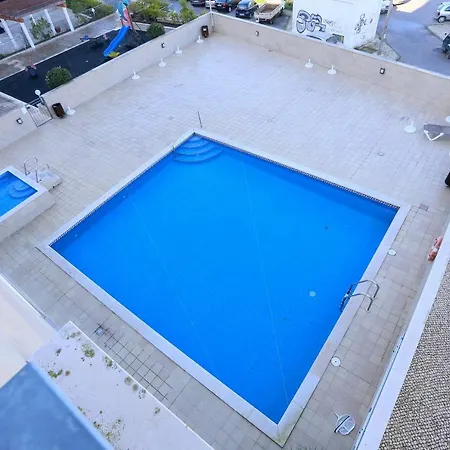 3-bedroom With Pool Gym & Jacuzzi Apartament *