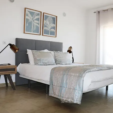 Apartment 3 Bedroom With Indoor Pool *