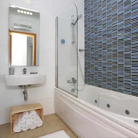 3-bedroom With Pool Gym & Jacuzzi Лагуш