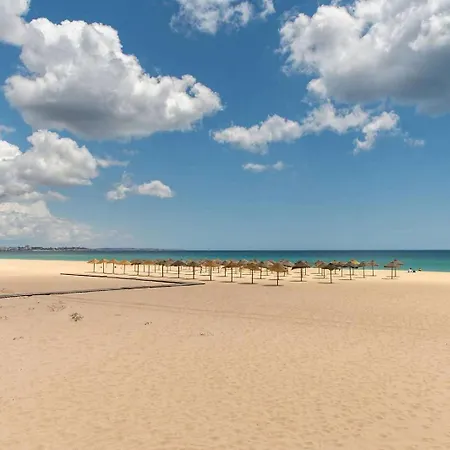 3-bedroom With Pool Gym & Jacuzzi Apartament *